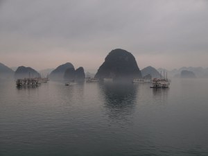 Vietnam,-Halong-Bucht-1